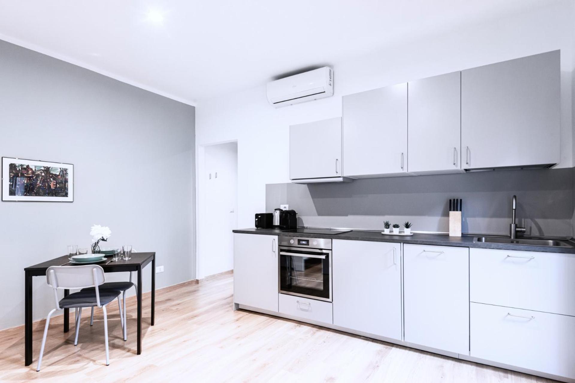Апартаменты Easylife - Studio Con Balcone In Risorgimento Милан Экстерьер фото